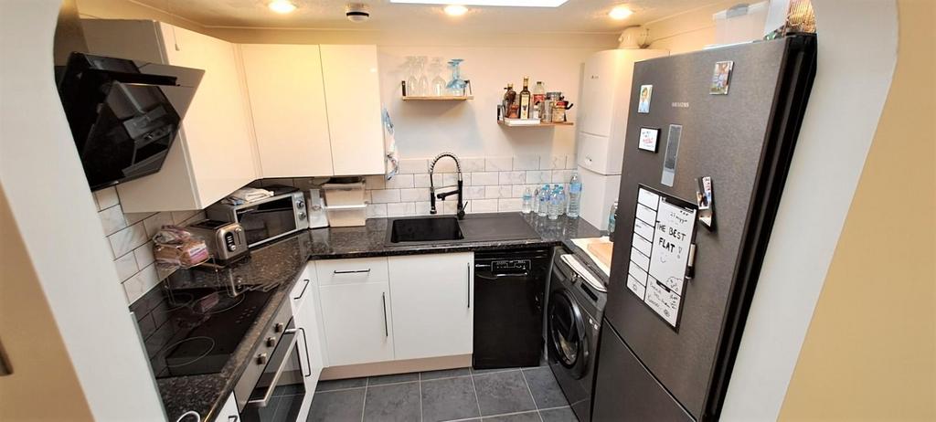 Kitchen alt shot.jpg
