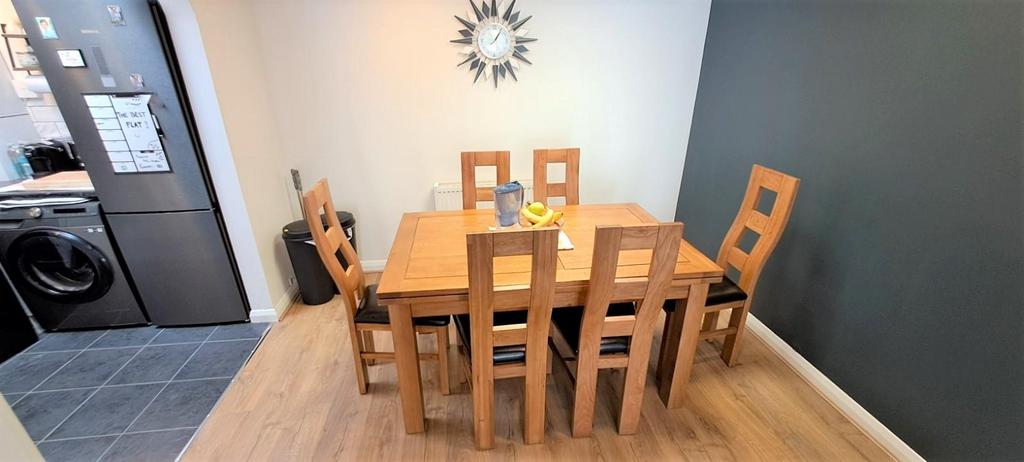 Dining area.jpg