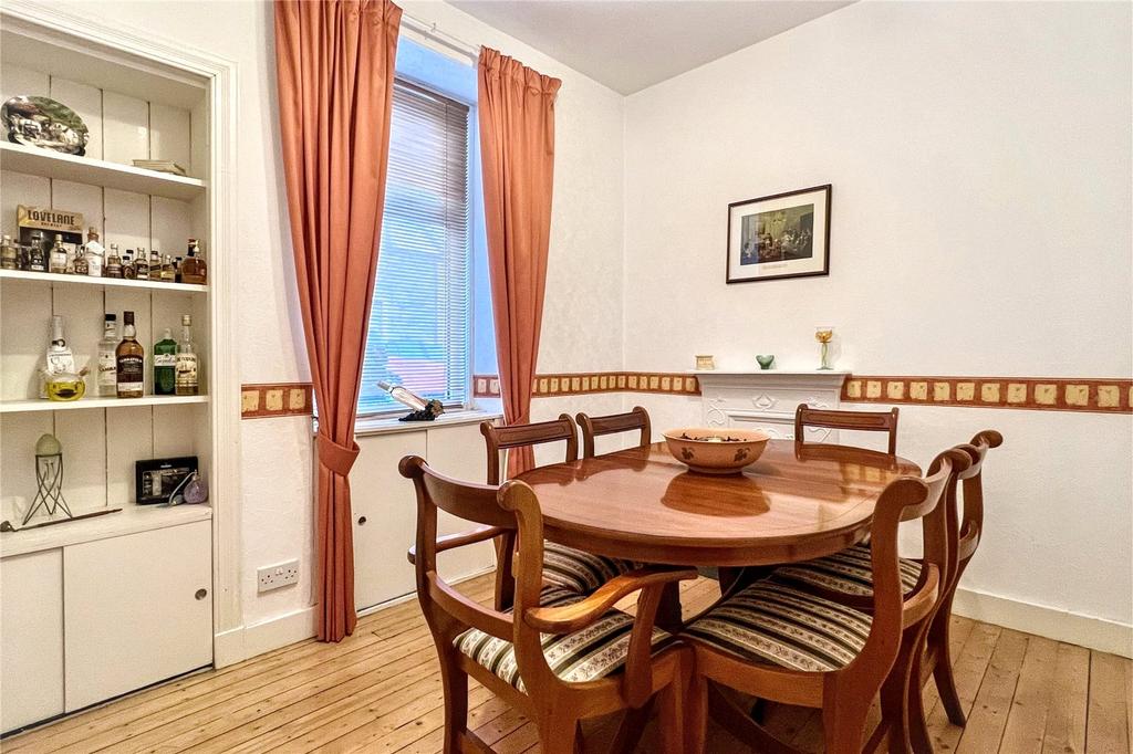 Bedroom 3/Dining Rm