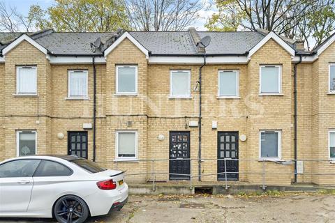 3 bedroom terraced house for sale, Morland Place, London, N15