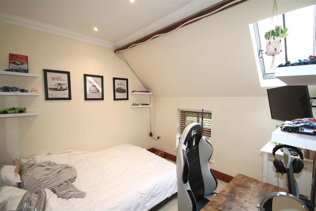 Bedroom 2.JPG