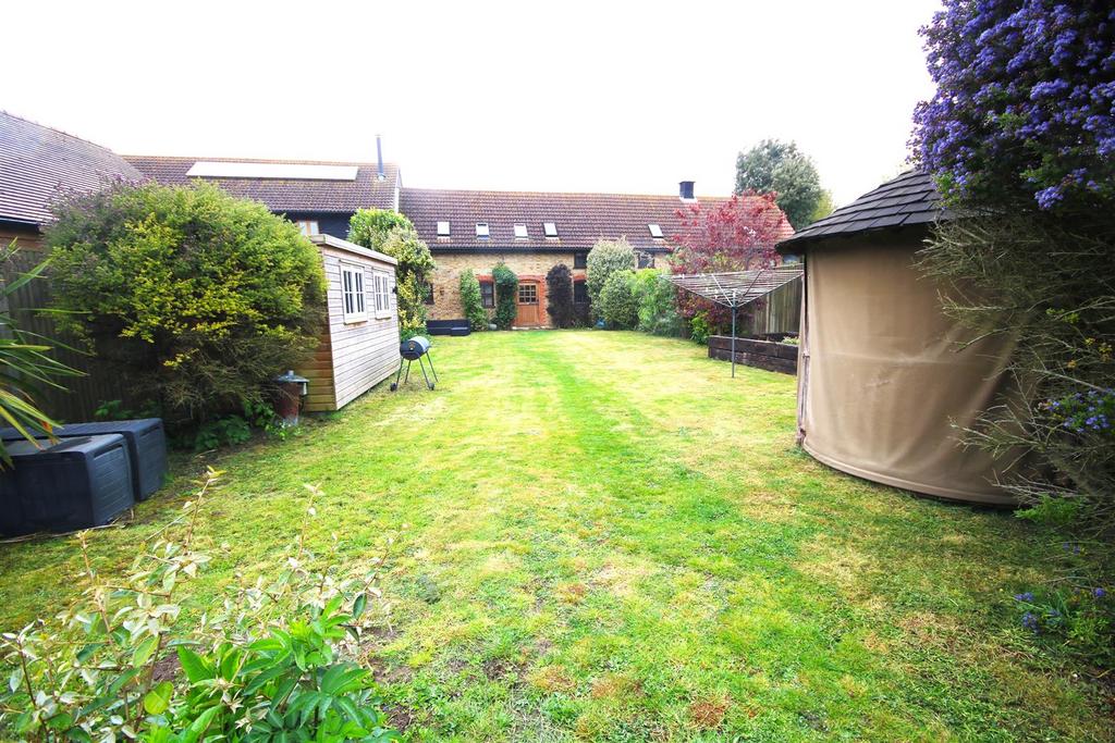 Rear Garden b.JPG
