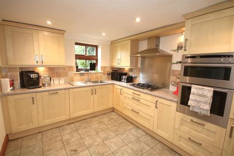 Manston Court Road, Manston, Ramsgate