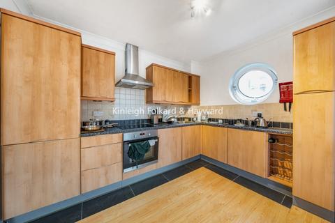1 bedroom flat to rent, Wolfe Crescent, Surrey Quays, London, SE16
