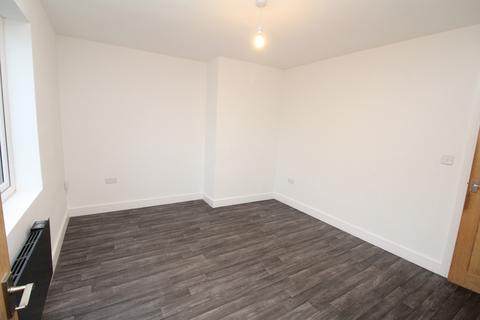 4 bedroom end of terrace house to rent, Hawthorn Road, Rochester ME2