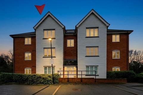 2 bedroom flat for sale, The Links, Herne Bay
