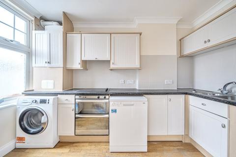 3 bedroom terraced house to rent, Claremont Avenue, New Malden, KT3