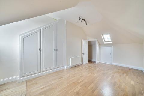 3 bedroom terraced house to rent, Claremont Avenue, New Malden, KT3