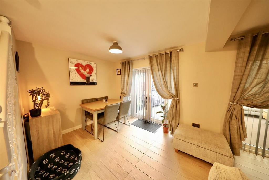 Lounge/Dining room