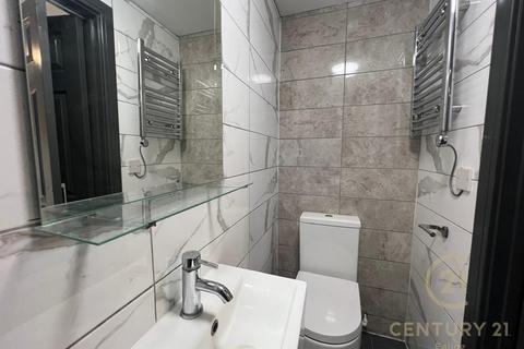 1 bedroom in a house share to rent, Sherborne Close, SLOUGH SL3