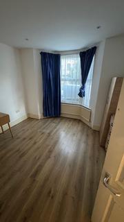1 bedroom in a house share to rent, London E7