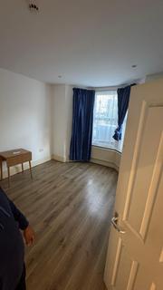 1 bedroom in a house share to rent, London E7