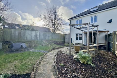 3 bedroom end of terrace house to rent, Littledale Row, Trevenson Road, Newquay TR7