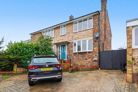 Lonsdale Drive, Rainham,