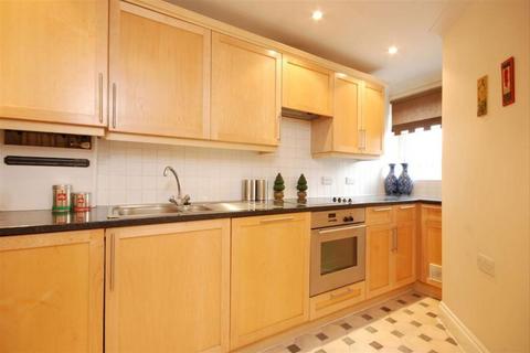 2 bedroom flat to rent, Cambridge Road, Kingston Upon Thames KT2