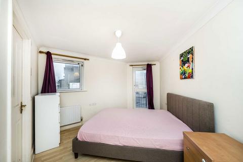 2 bedroom flat to rent, Cambridge Road, Kingston Upon Thames KT2