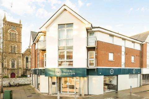 2 bedroom flat to rent, Cambridge Road, Kingston Upon Thames KT2