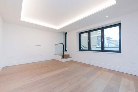 2 bedroom flat to rent, Kensington Gardens Square, London W2