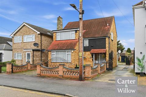 3 bedroom detached house for sale, Aldborough Road, Essex