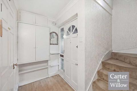 3 bedroom detached house for sale, Aldborough Road, Essex