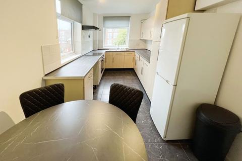 2 bedroom apartment to rent, Sudbury Court Road, Cornerways, HA1