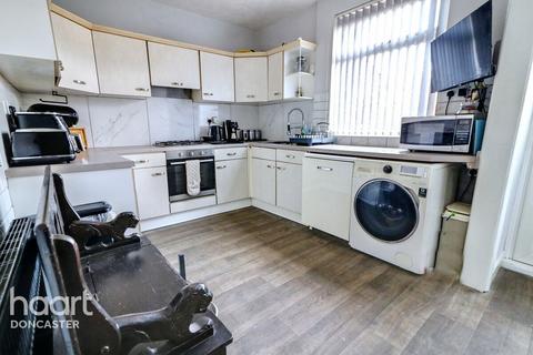 2 bedroom terraced house for sale, Park Road, Doncaster