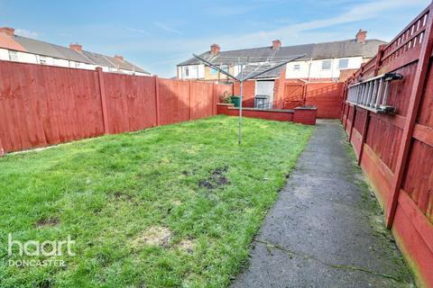 2 bedroom terraced house for sale, Park Road, Doncaster