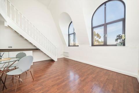 1 bedroom flat to rent, Brook Road South, Brentford TW8