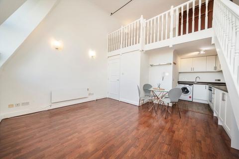 1 bedroom flat to rent, Brook Road South, Brentford TW8