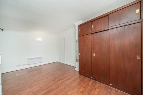 1 bedroom flat to rent, Brook Road South, Brentford TW8