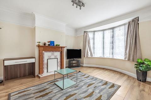 3 bedroom terraced house to rent, Westcroft Gardens, Morden SM4