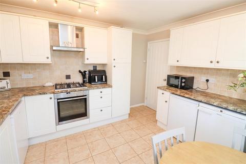 3 bedroom end of terrace house for sale, Fallowfield, Yateley GU46