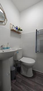 1 bedroom in a house share to rent, 45 Thompson Lane, Oldham