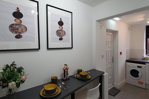 1 bedroom in a house share to rent, 45 Thompson Lane, Oldham