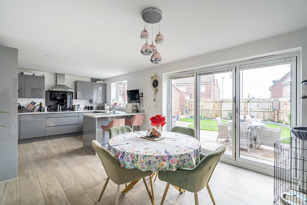Kitchen/Dining Room