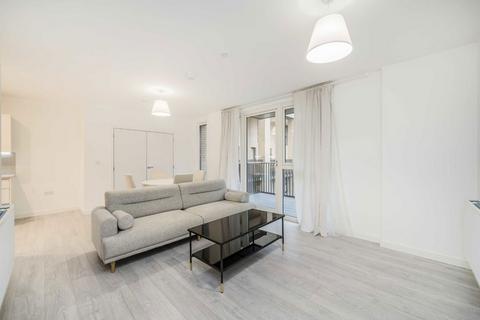 2 bedroom flat to rent, Shearwater Drive, London NW9