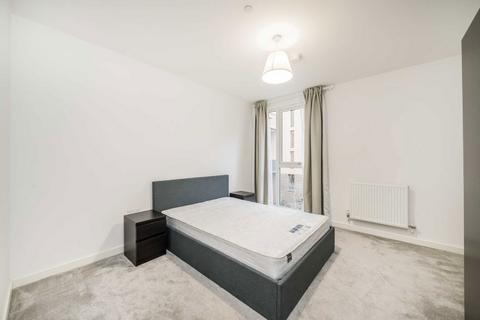 2 bedroom flat to rent, Shearwater Drive, London NW9