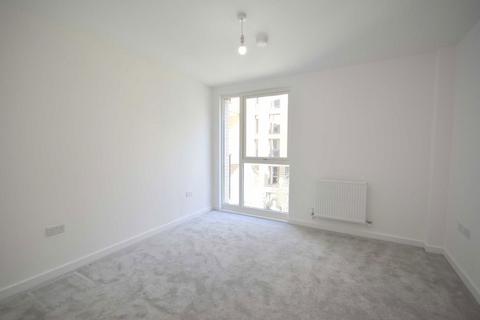 2 bedroom flat to rent, Shearwater Drive, London NW9