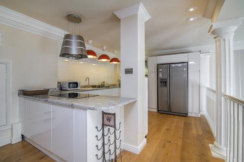 3 bedroom flat for sale, Beaufort Arms Court, Monmouth