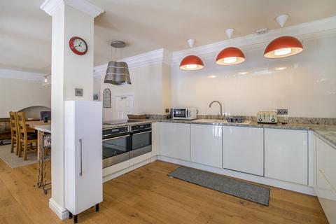 3 bedroom flat for sale, Beaufort Arms Court, Monmouth