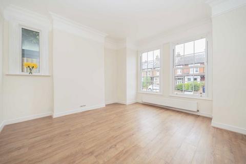 5 bedroom end of terrace house to rent, Goldsmith Road, London N11