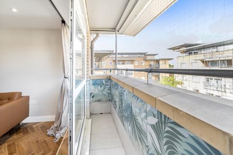 2 bedroom flat to rent, Cline Road, London, N11