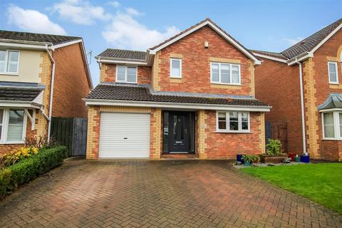 4 bedroom detached house for sale, Windsor Close, Woodham