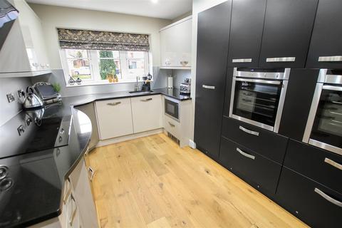 4 bedroom detached house for sale, Windsor Close, Woodham