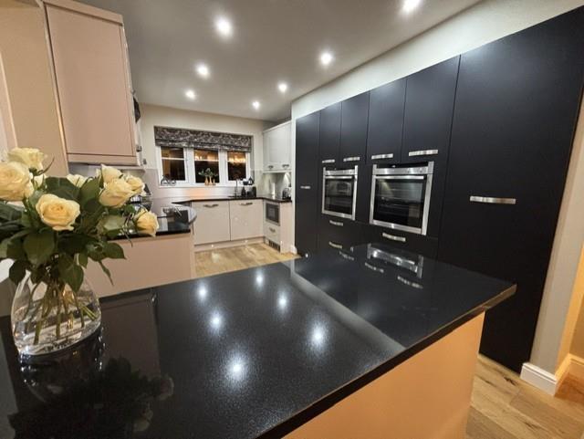 Kitchen (2).jpeg