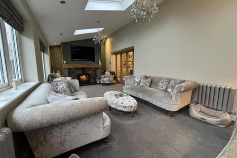 4 bedroom detached house for sale, Windsor Close, Woodham
