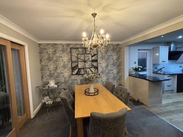 Dining Area (3).jpeg