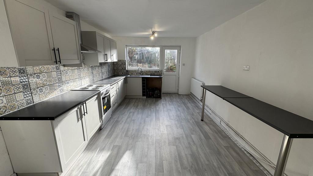 Kitchen/family room