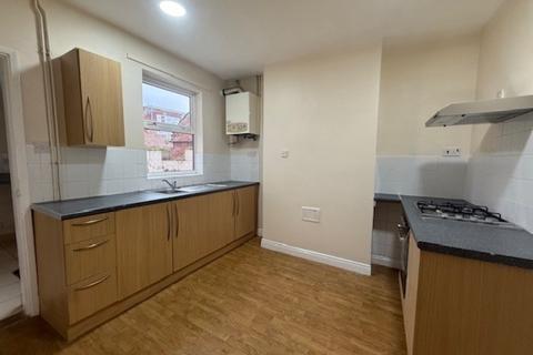 2 bedroom terraced house to rent, Springfield Road, Grantham