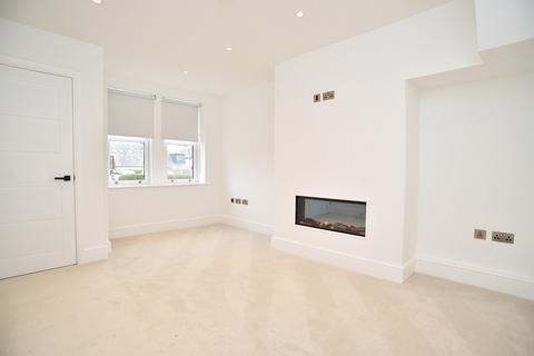 2 bedroom terraced house to rent, Wharfedale Avenue, Harrogate